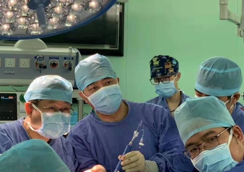 葛均波院士团队完成一例高难度经心尖二尖瓣夹合术——ValveClamp上市前临床研究已开启